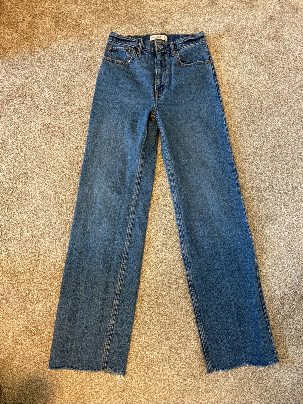 Abercrombie 90’s Relaxed High Rise Jean